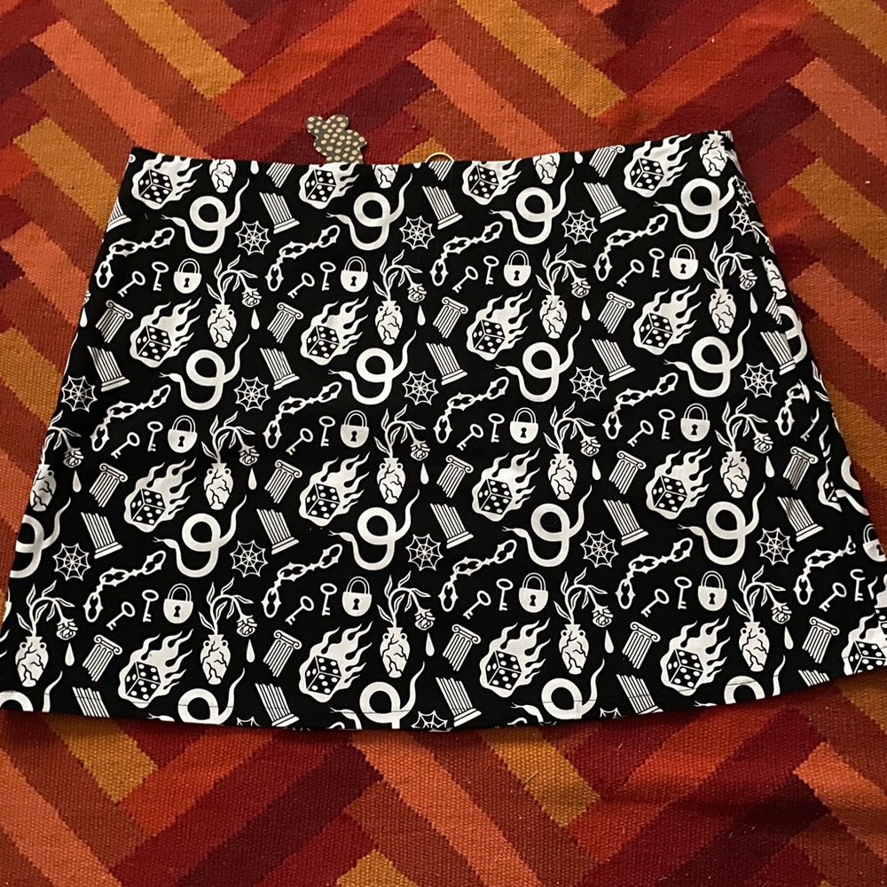 Nooworks mini skirt NWT - while Odin sleeps 4XL